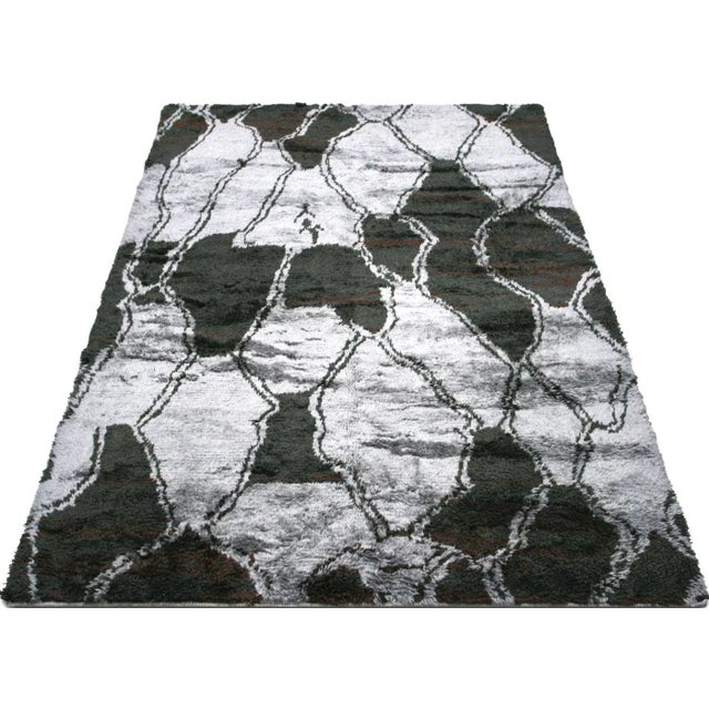 2010s Contemporary Turkish Shag Rug For Sale - Image 5 of 7