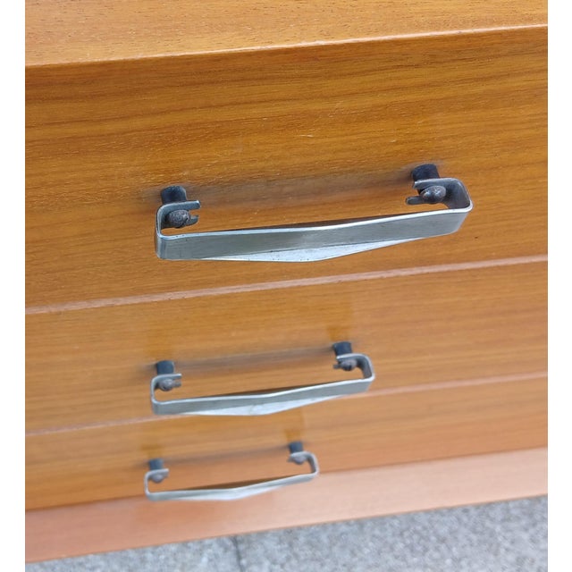 1950s Small Mid-Century Chest, 1950s For Sale - Image 5 of 7