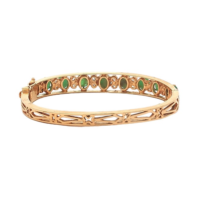 Modern Late 20th Century 14k Gold Emerald Cabochon and Diamond Hinged Bracelet For Sale - Image 3 of 3