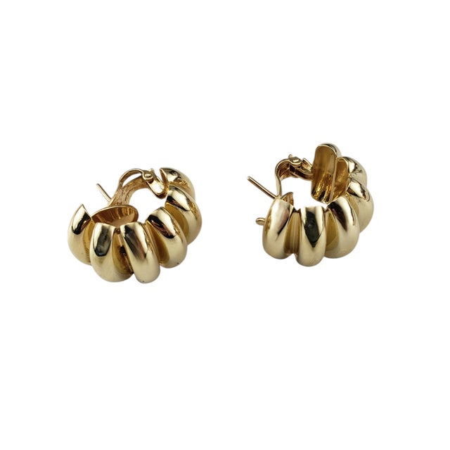 Late 20th Century 14 Karat Yellow Gold Ribbed Huggie Earrings - 2 Pieces For Sale - Image 4 of 7