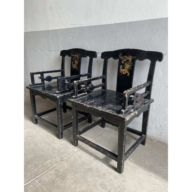 Set of 19th Century Chinese Chairs in Lacquered Black Wood with Gilt Decoration, 1890s For Sale - Image 4 of 10