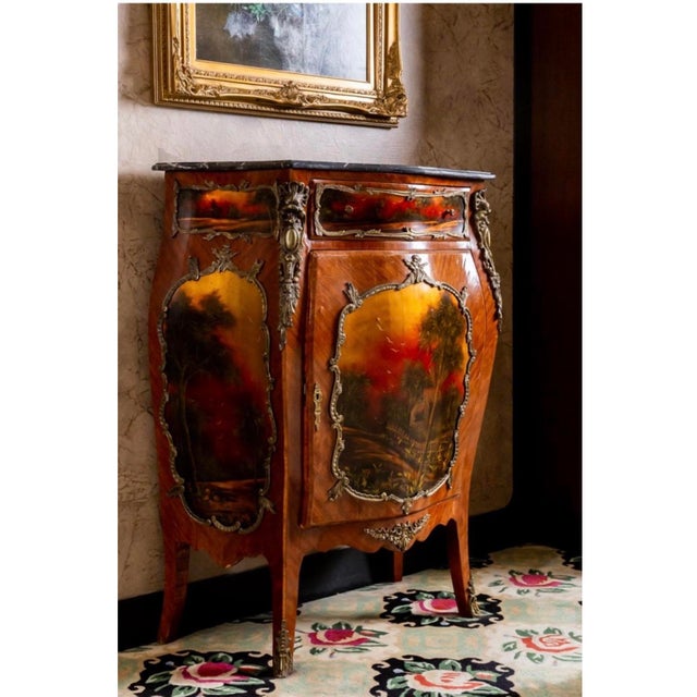 French Early 20th Century French Vernis Martin–Style Hand-Painted Cabinet With Ormolu Mounts For Sale - Image 3 of 11