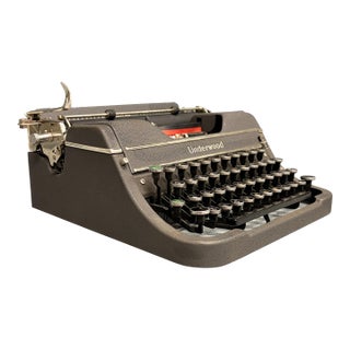 1939 Universal Underwood Typewriter For Sale
