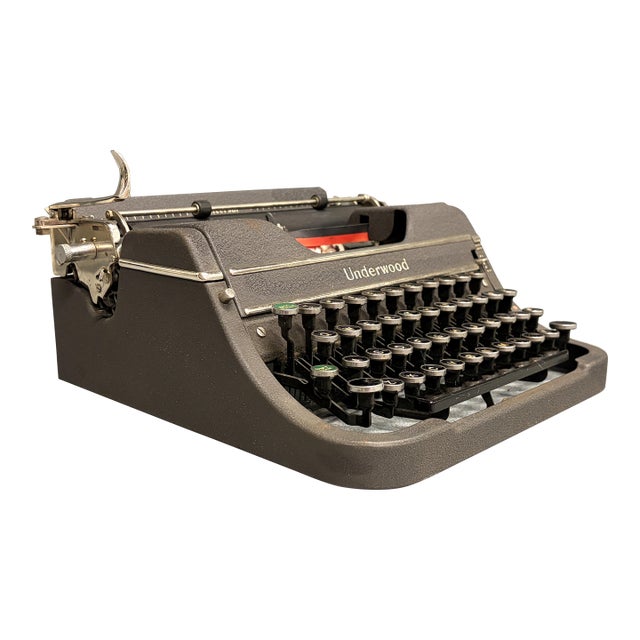 1939 Universal Underwood Typewriter For Sale