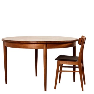 Round Extending Dining Table by Victor Wilkins for G-Plan, 1960s For Sale