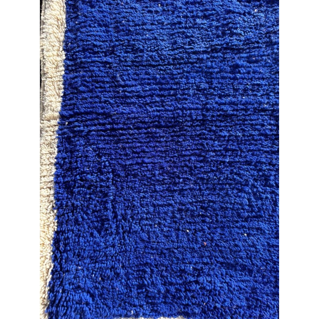Modern Moroccan Runner Rug – Handmade Wool Hallway Rug For Sale - Image 6 of 8