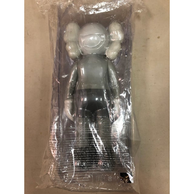 Kaws, Companion, Grey, 2017, Painted Cast Vinyl For Sale - Image 10 of 11