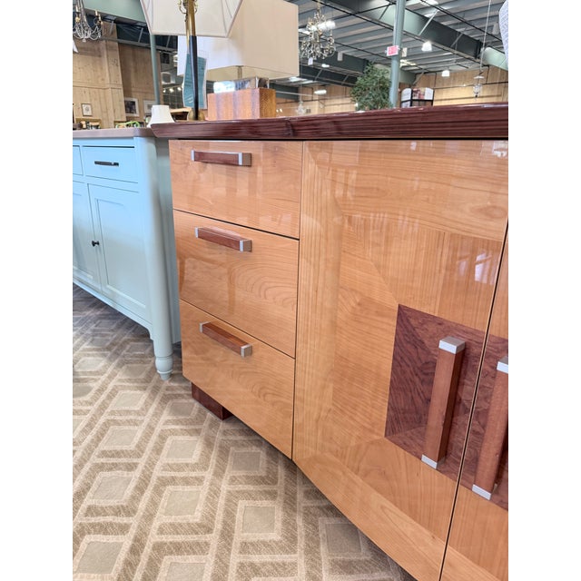 Italian Mid Century Modern Art Deco Credenza in Figured Wood Veneers For Sale In New York - Image 6 of 12