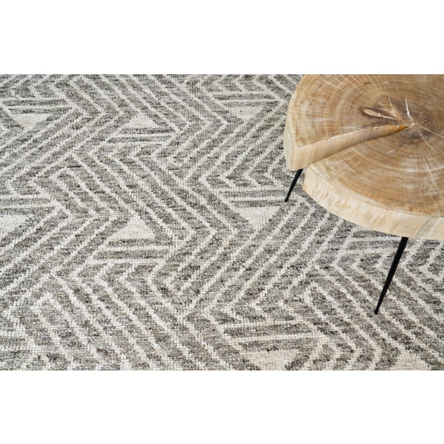 Exquisite Rugs Exquisite Rugs Eaton Hand-Knotted New Zealand Wool & Bamboo Silk Charcoal/Ivory Rug-10'X14' For Sale - Image 4 of 7