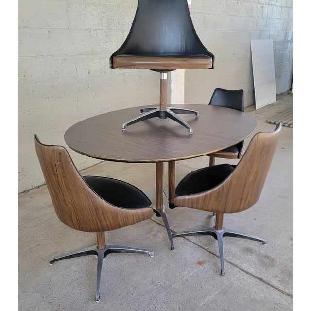 Space-Age Mid-Century Modern Dinette / Dinging Set by Virtue For Sale - Image 9 of 18
