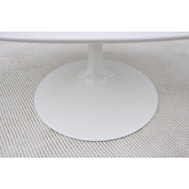 Mid-Century Modern Eero Saarinen Style 42" Oval White Tulip Coffee Table For Sale - Image 18 of 18