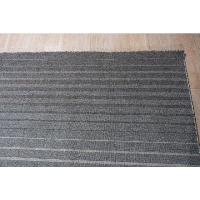 5x8 Timeless Comfortable Gray Kilim Geometric Modern Flatweave Wool Carpet Rug For Sale - Image 9 of 9