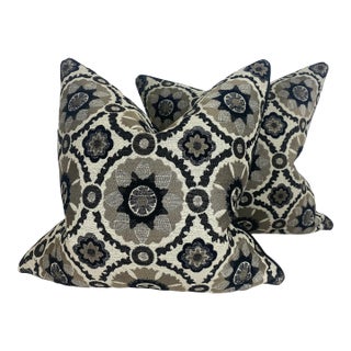 Modern Geometric Style Pillow With a Star Pattern For Sale