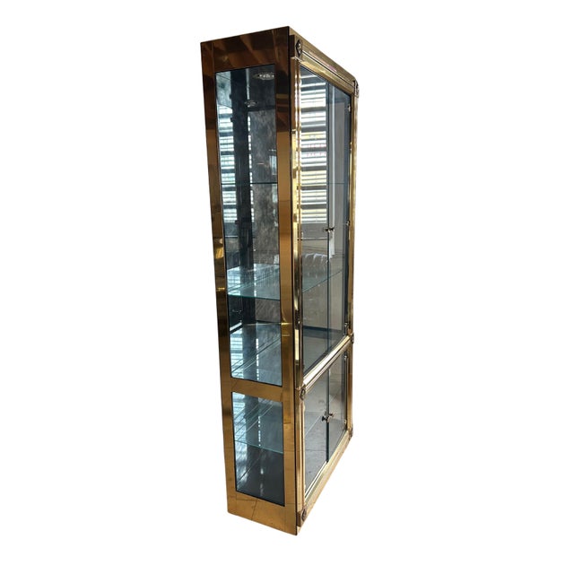 Hollywood Regency Mastercraft 1970s Mirrored Brass and Glass Curio Display Cabinet For Sale - Image 3 of 9