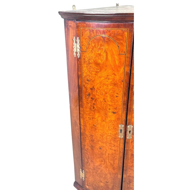 Brown Georgian Elm and Walnut Corner Cupboard, 1720s For Sale - Image 8 of 10
