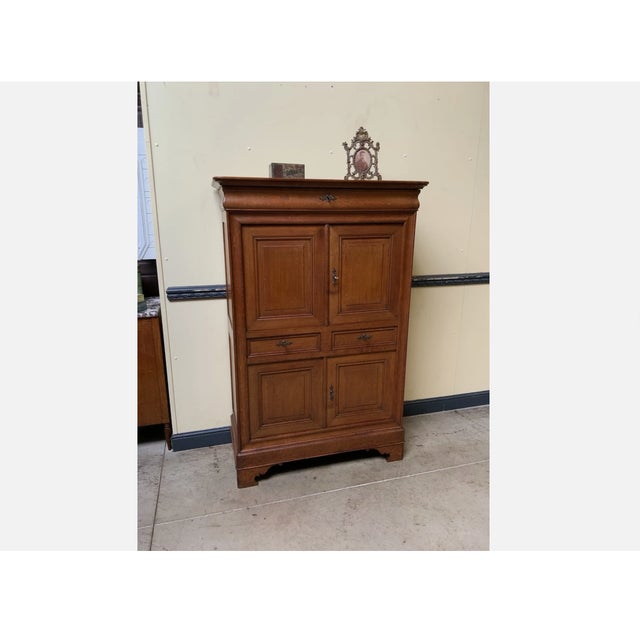 Age: circa 1890 Wood type: solid oak Condition: very good, meticulously maintained, fully restored original condition...