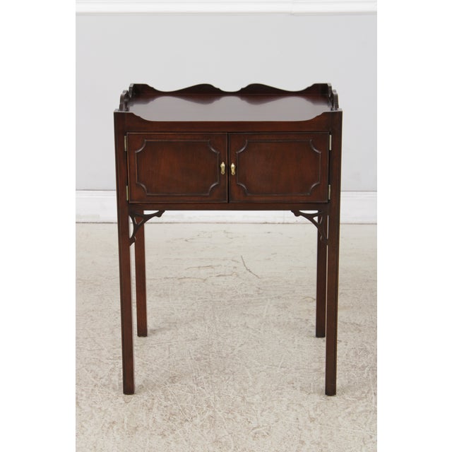 Chippendale Pair Councill Craftsmen Mahogany Williamsburg Style Nightstands For Sale - Image 3 of 14