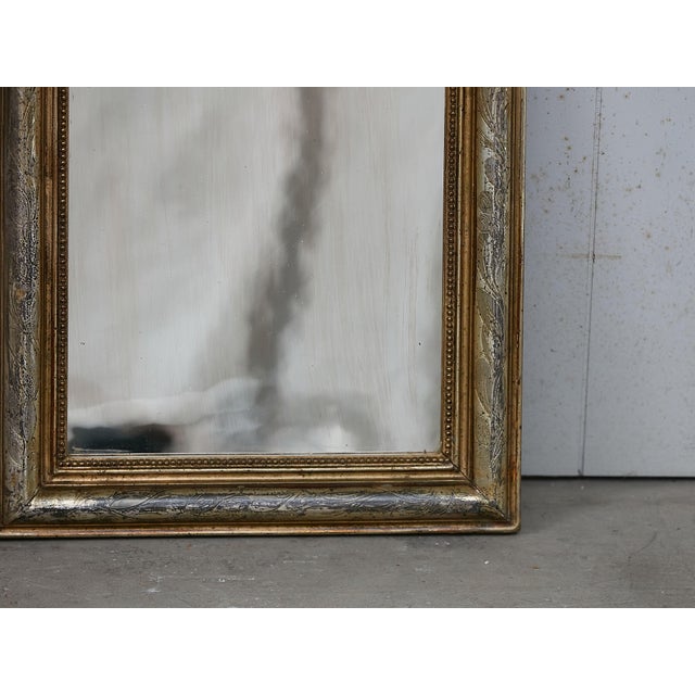 French Louis-Philippe Style 1900s Gilt Wall Mirror with Etched Foliage Motifs For Sale In Atlanta - Image 6 of 8