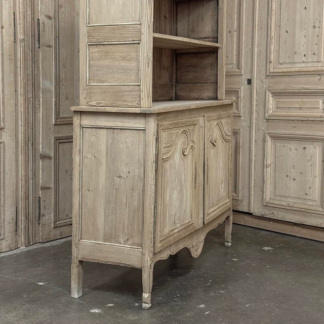 19th Century French Normandy Louis Philippe Period Stripped Pine Buffet À Deux Corps ~ Bookcase For Sale - Image 16 of 18