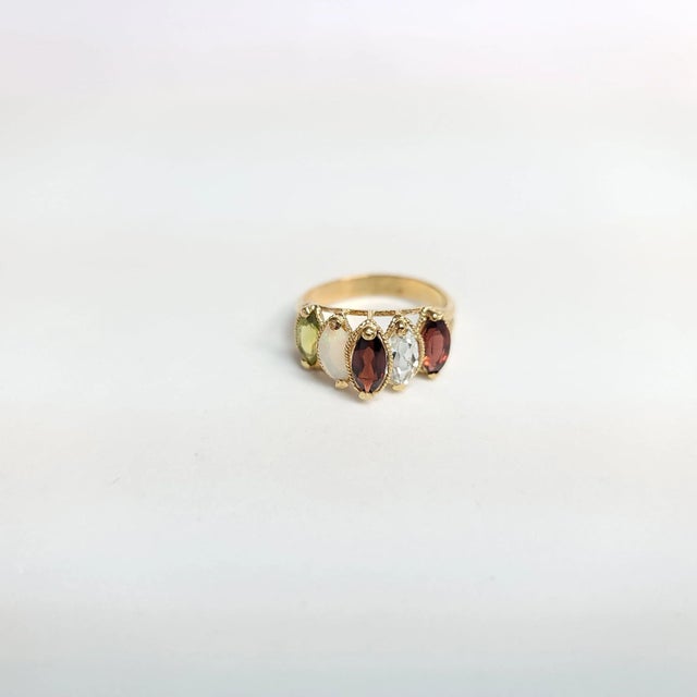 Contemporary Garnet, Opal, Peridot, Cubic Zirconia Ring with Rope Design, Size 3 For Sale - Image 3 of 5