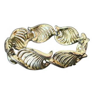 Vintage Lisner Signed Silver-Tone Shell Link Bracelet | Mid-Century Modern Costume Jewelry | 1950s–1960s For Sale