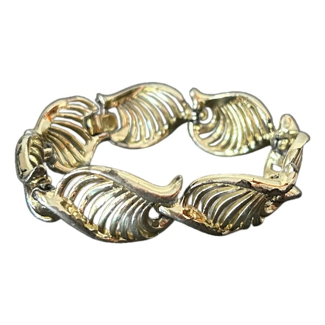 Vintage Lisner Signed Silver-Tone Shell Link Bracelet | Mid-Century Modern Costume Jewelry | 1950s–1960s For Sale