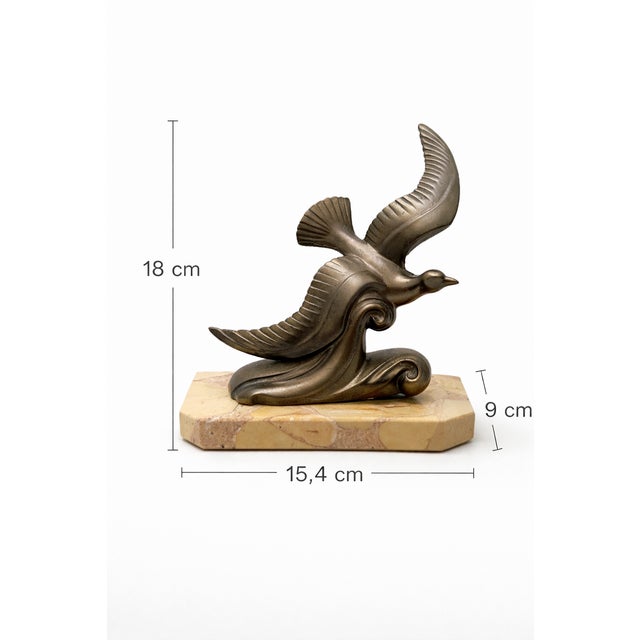 Art Deco French Stylized Bird Sculpture with Giallo di Siena Marble Vide-Poche, 20th Century For Sale - Image 3 of 8