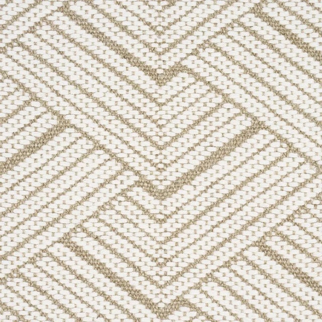 Contemporary SAMPLE - Schumacher Minna Heavyweight Linen Fabric In Ivory For Sale - Image 3 of 4