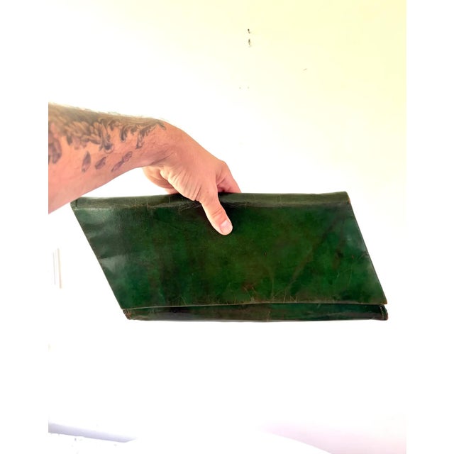 Lovely, vintage Kelly Green clutch purse by Vailerie.