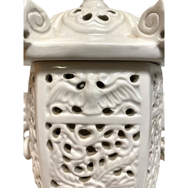 White Chinese Style Blanc De Chine Porcelain Lamp Foo Dog Handles Lantern Made in Italy Decor Vintage Chinoiserie For Sale - Image 8 of 18