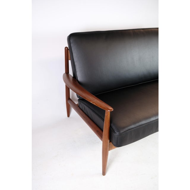 Model 118 2-Seater Sofa attributed to Grete Jalk, 1960 For Sale - Image 6 of 18