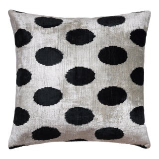 Hand-Knotted Silk Velvet Polka Dot Pillow - 16x16 Black & Champagne For Sale