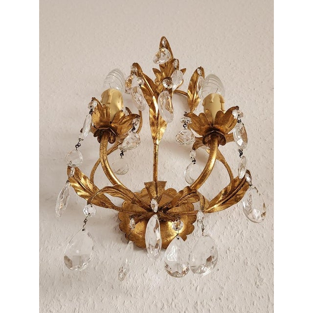 1970s Hollywood Regency Hand-Forged Gold Leaf Gilded Floral 2-Light Wall Lamp with Crystals, 1950s For Sale - Image 5 of 18