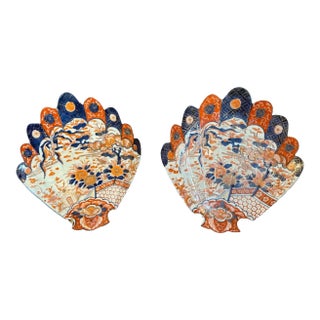 Pair of Late 19th Century Scalloped, Shell Form Imari Plates For Sale