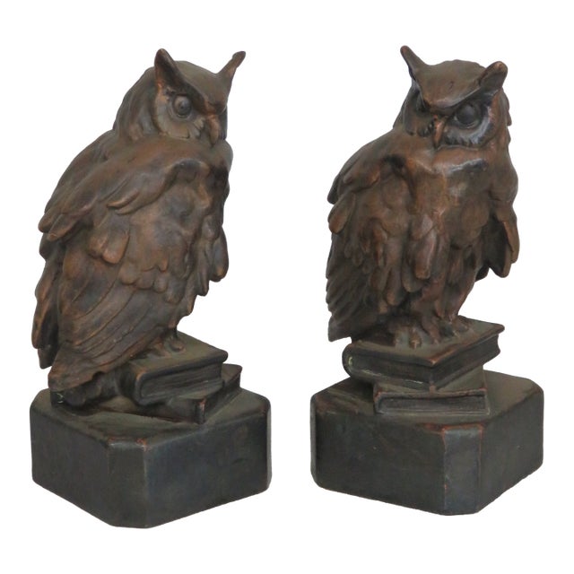 Owls Birds Standing on Books Sculpture Bookends a Pair 4679b For Sale