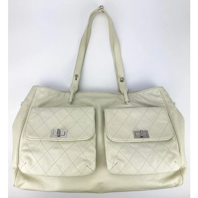 White Chanel White Pocket in the City Tote For Sale - Image 8 of 12