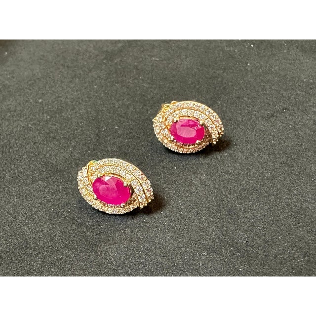Ruby Red 3.5 Carat Oval Natural Ruby & 1.2 Ct Diamond Stud Earrings 14 Karat Yellow Gold For Sale - Image 8 of 18
