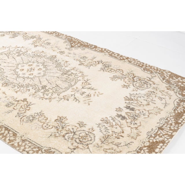 Mid 20th Century Neutral Modern Farmhouse Rug For Sale - Image 10 of 10