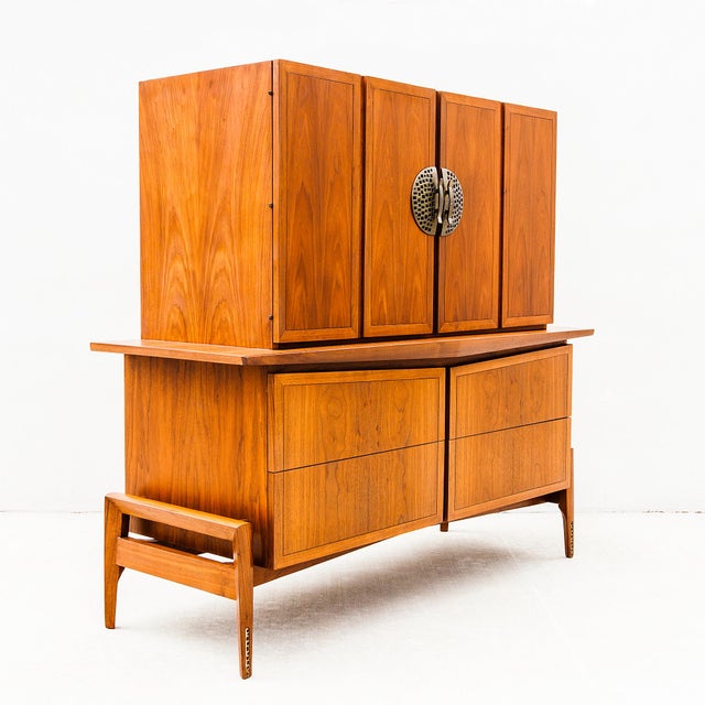 Restored 1960s Helen Hobey Mid Century Modern Walnut Highboy Dresser, Attributed For Sale - Image 13 of 15