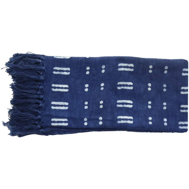 2020s Contemporary Cotton Handwoven Block Printed Throw Blanket For Sale - Image 5 of 6