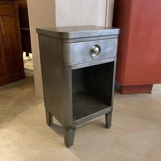 Simmons Company Furniture 1940s Norman Bel Geddes Brushed Steel Nightstand End Table For Sale - Image 4 of 8