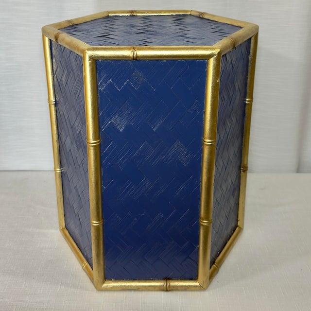 Late 20th Century Stunning Vintage Hexagonal Blue and Gold Drink Table in Thomas O'Brien for Century Style – Newly Painted Woven Rattan and Faux Bamboo For Sale - Image 5 of 9