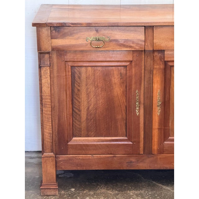 French Early 20th Century French Walnut Enfilade With Three Drawers Over Three Doors For Sale - Image 3 of 12