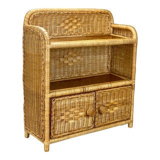 Vintage Boho Chic Natural Wicker Woven Wall Hanging Trinket Shelf For Sale