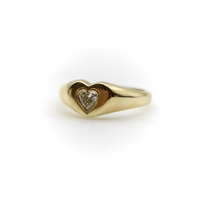 Modern 1990s 14k Gold Heart Signet Ring With Heart-Shaped Diamond, Size 6.5 For Sale - Image 3 of 11