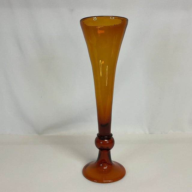 Glass 1970s Vintage Boho Chic Hollywood Regency Handblown Amber Glass Trumpet Vase For Sale - Image 7 of 11