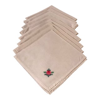 Vintage Embroidered Dinner Napkins - Set of 8 For Sale