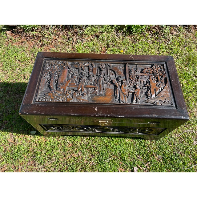 Brown 1980s Vintage Majestic Co. Carved Wooden Chinoiserie Trunk/Chest For Sale - Image 8 of 15