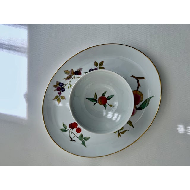 Mid 20th Century Mid 20th Century Royal Worcester Evesham Gold Platter & Bowl For Sale - Image 5 of 18