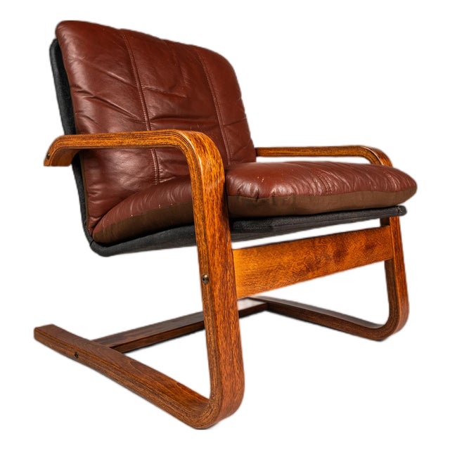 Mid-Century Scandinavian Modern Bentwood Lounge Chair in the Manner of Ingmar Relling, Scandinavia, C. 1980s For Sale
